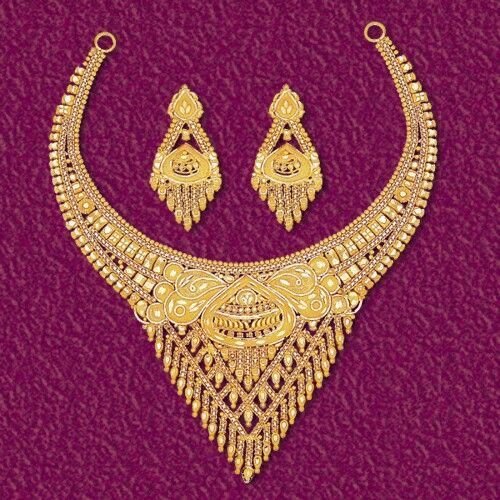 Gold Necklace, Gracefully Traditional