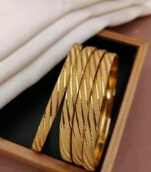 Gold Churi, Timelessly Traditional