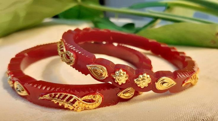 Pola Tradition, Golden Elegance